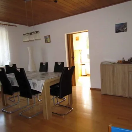 Apartment Frank Guenzburg